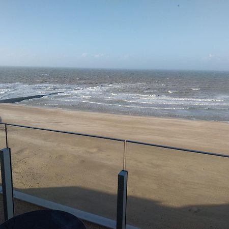Genieten Van De Vlaamse Kust Met Prachtig Zeezicht De Haan Eksteriør billede