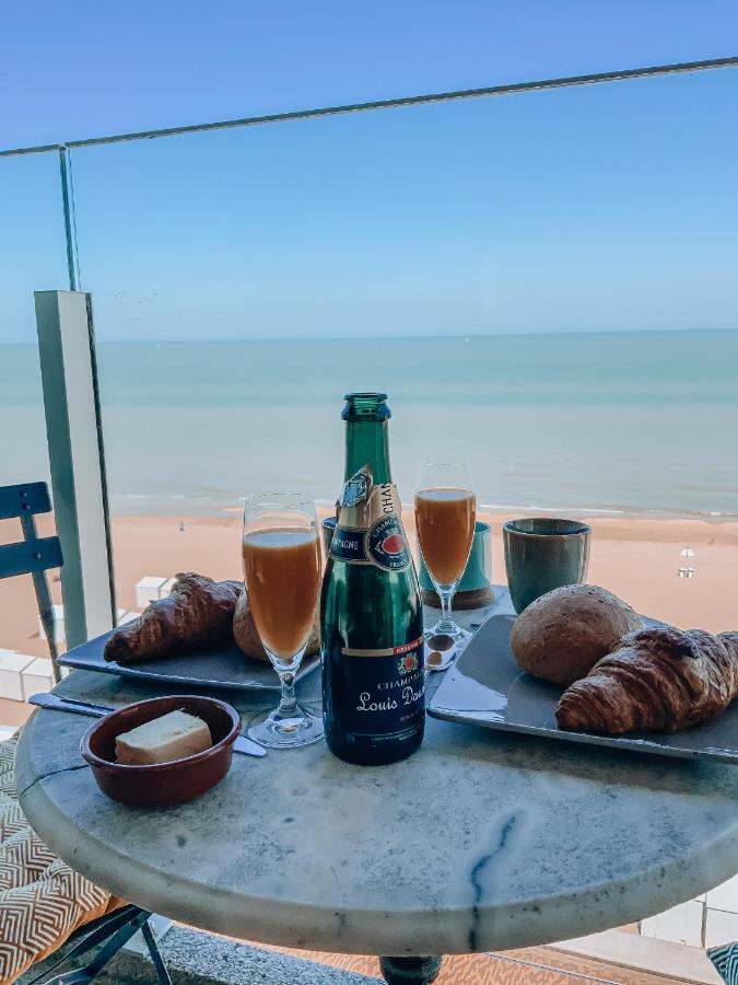 Genieten Van De Vlaamse Kust Met Prachtig Zeezicht De Haan Eksteriør billede