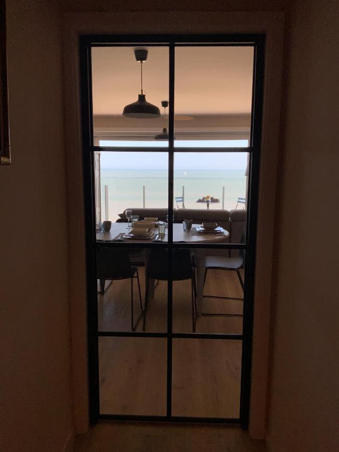 Genieten Van De Vlaamse Kust Met Prachtig Zeezicht De Haan Eksteriør billede