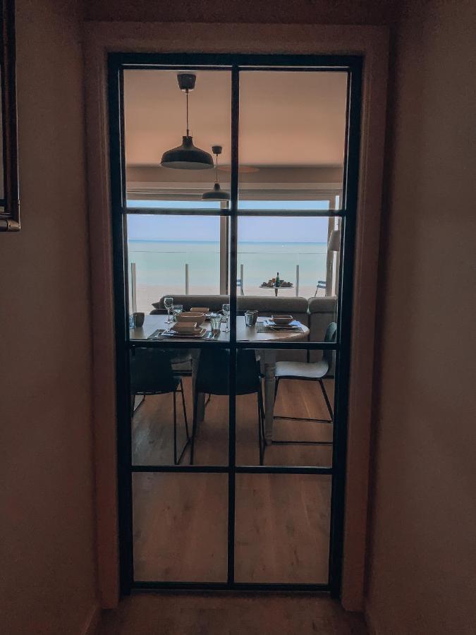 Genieten Van De Vlaamse Kust Met Prachtig Zeezicht De Haan Eksteriør billede