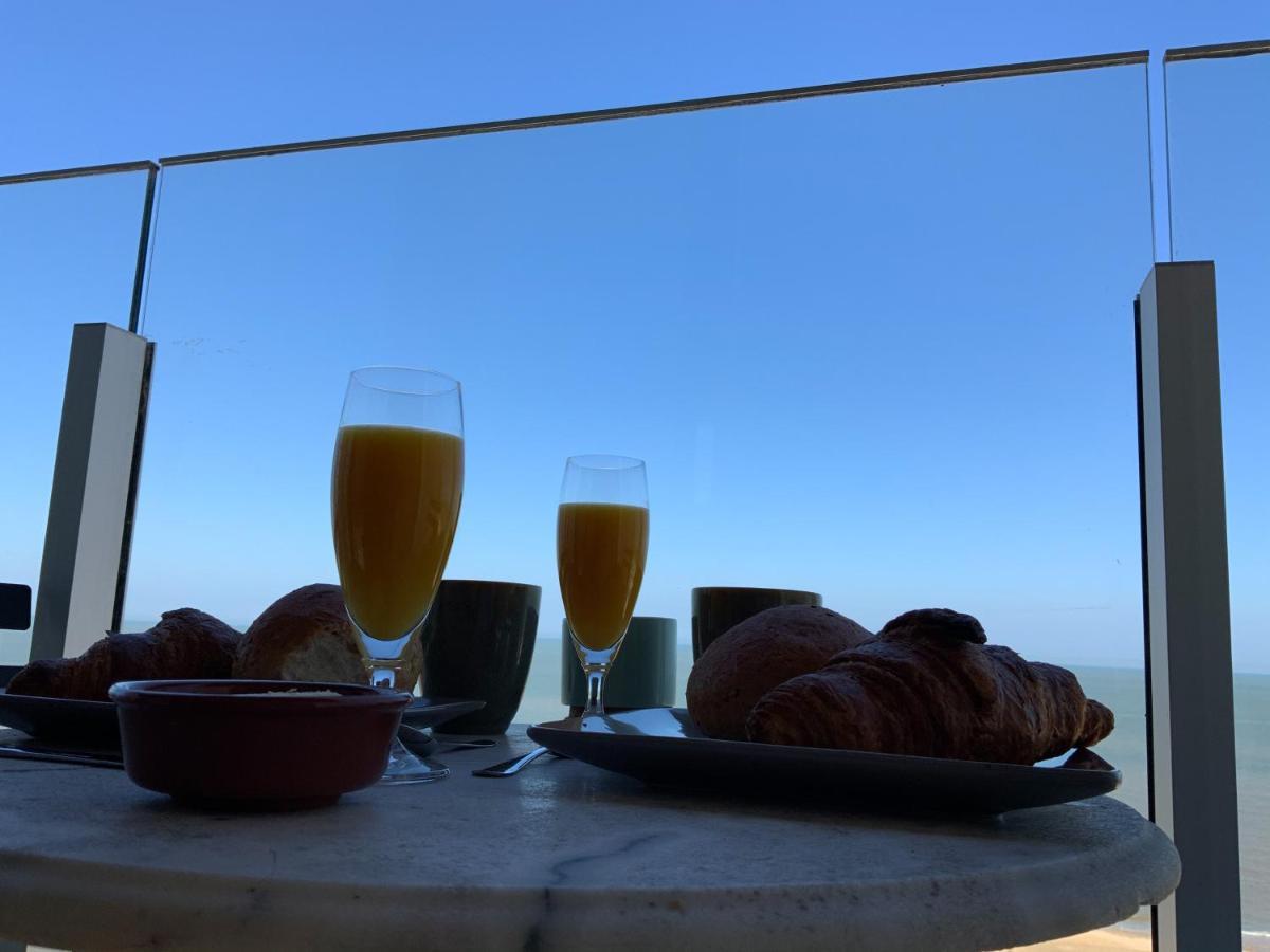 Genieten Van De Vlaamse Kust Met Prachtig Zeezicht De Haan Eksteriør billede